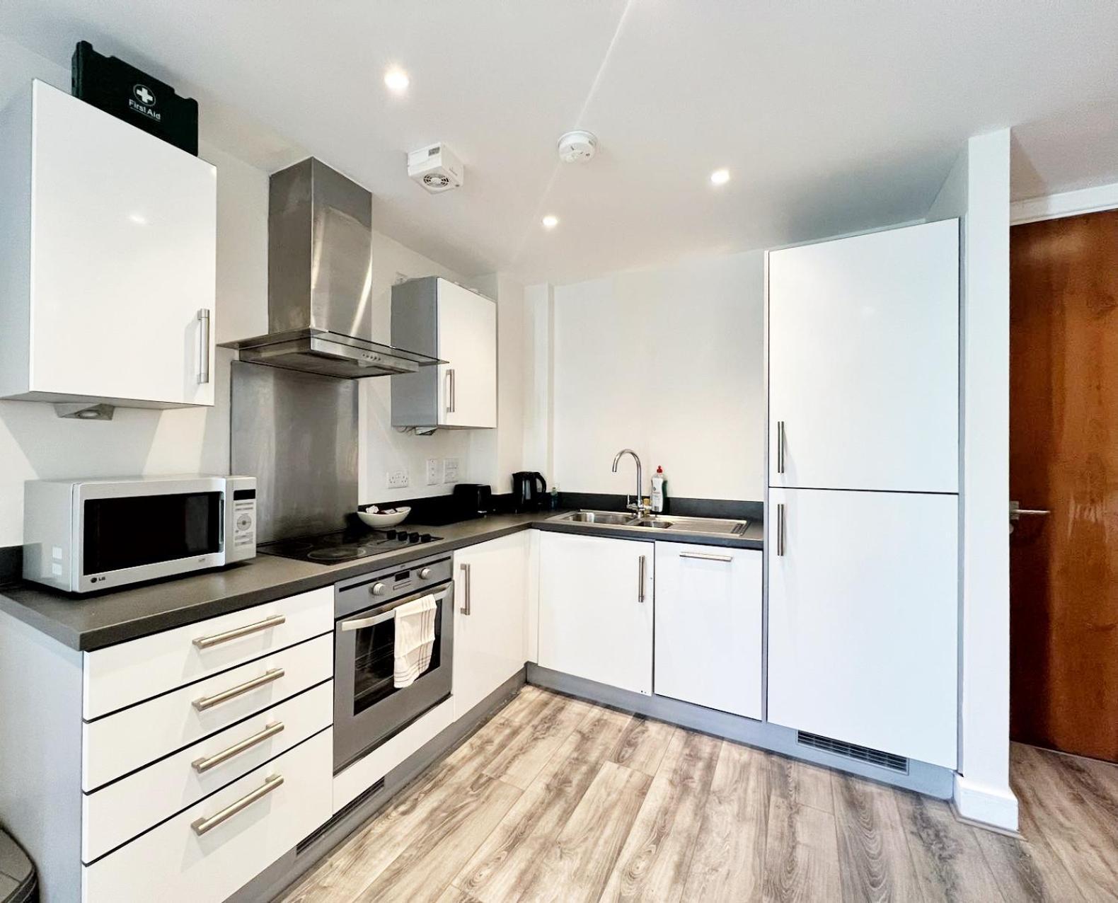 Seaview Boutique One-Bedroom Apt Swansea Exterior photo